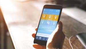 come accendere le luci automaticamente quando si arriva a casa