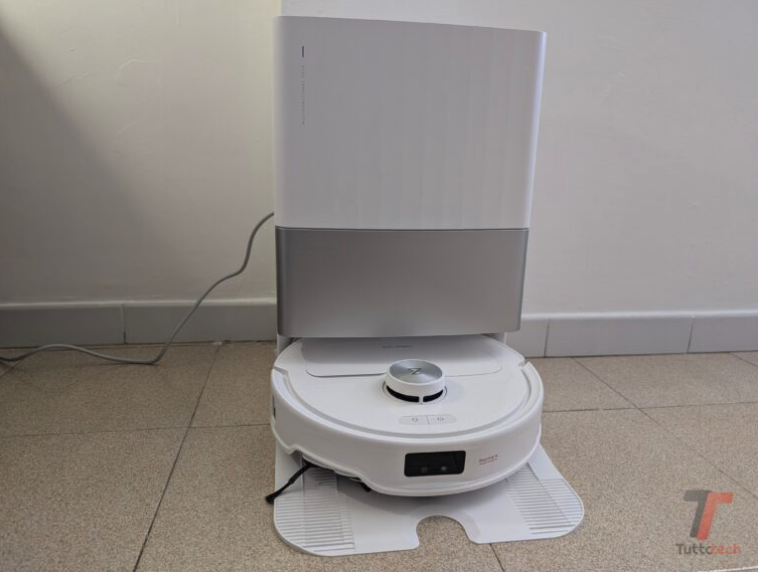 Roborock Qrevo Master crolla a 699€: robot top di gamma al suo minimo storico su Amazon