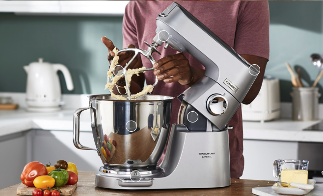 Kenwood Titanium Chef Baker XL: la planetaria top crolla al minimo storico su Amazon