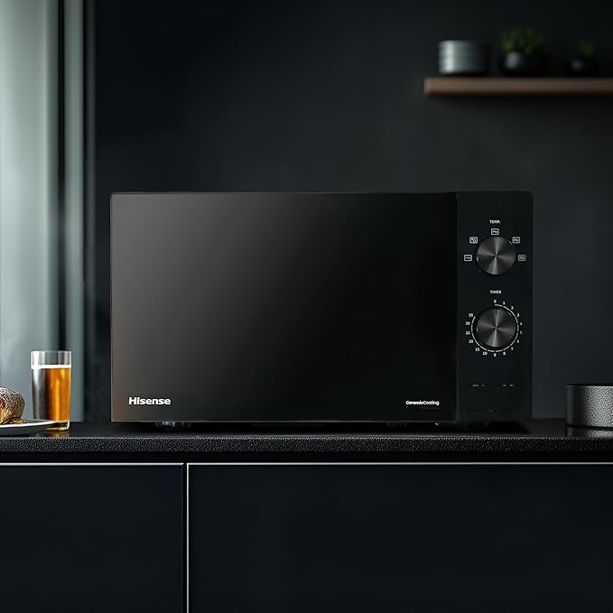 Microonde Hisense in super sconto: il compatto best-buy da non perdere su Amazon
