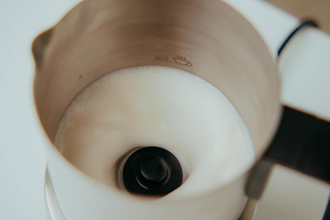 Questo montalatte SEVERIN con tecnologia a induzione e funzione cioccolata scende sotto i 50€