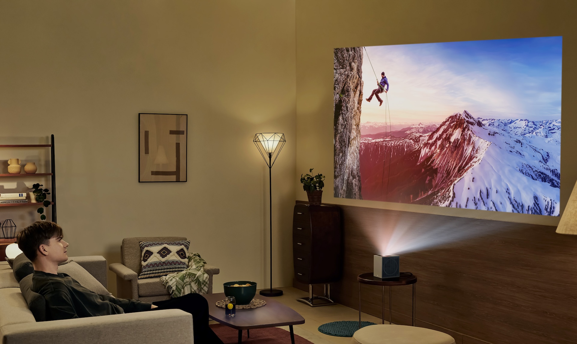 LG CineBeam S: proiettore 4K portatile per cinema domestico