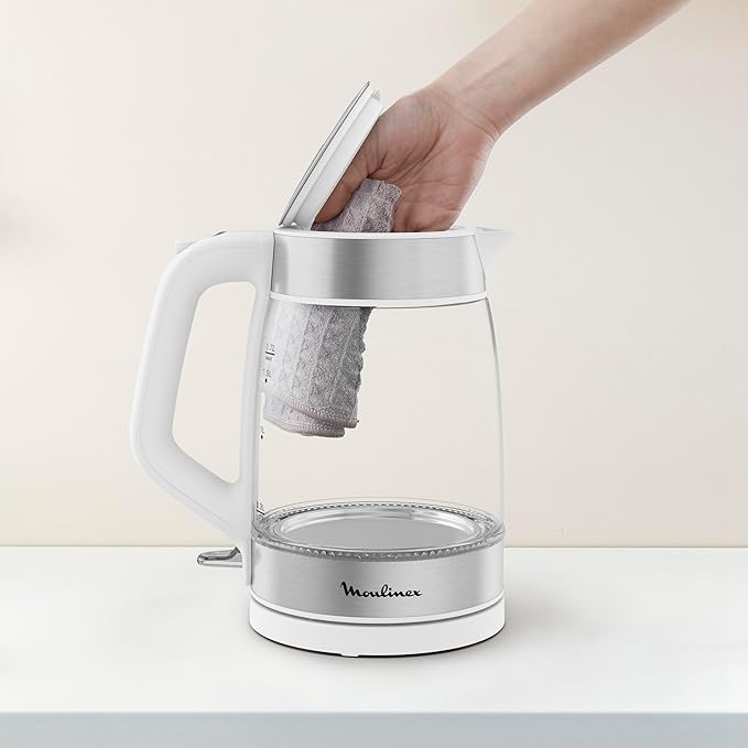 Bollitore Moulinex in Vetro al minimo storico: 1,7 litri e anello LED blu in offerta a soli 25,98€ su Amazon