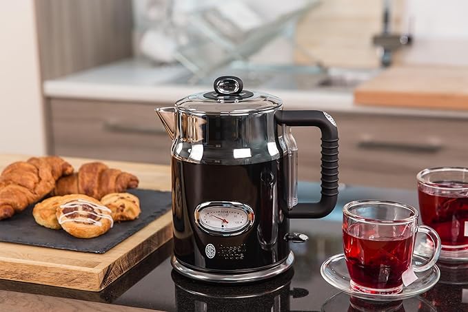 Russell Hobbs Retro Classic Noir: bollitore dal design anni '50 e con tecnologia moderna