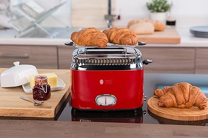 Stile vintage e funzioni moderne: il tostapane Russell Hobbs Retro è in promozione sotto i 30€