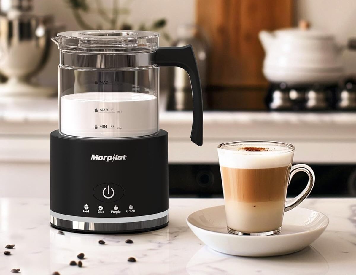 Cappuccino perfetto a casa: Morpilot con 4 modalità di schiumatura è in offerta