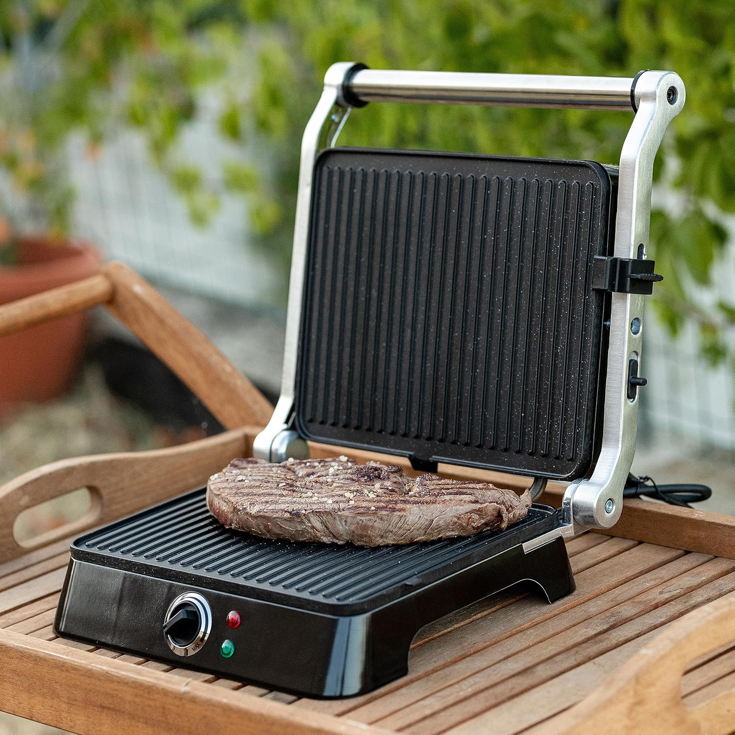 Girmi BS44 al minimo storico: la bistecchiera con piastre in Petravera crolla a 44€ su Amazon
