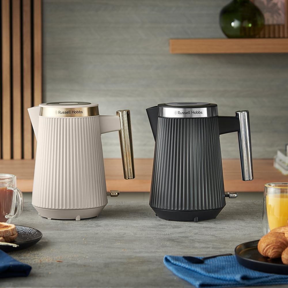 Bollitore Russell Hobbs Brontë a 29€: potenza, acciaio inox e illuminazione LED al miglior prezzo di sempre