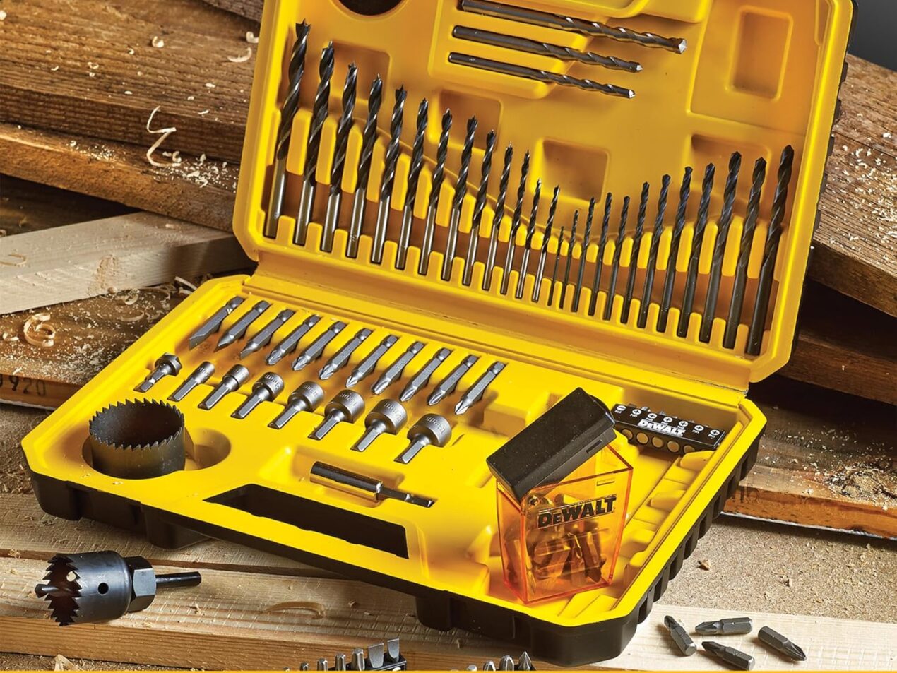 Bomba Fai-da-te su Amazon: risparmia 27€ sul kit completo avvitatore DEWALT