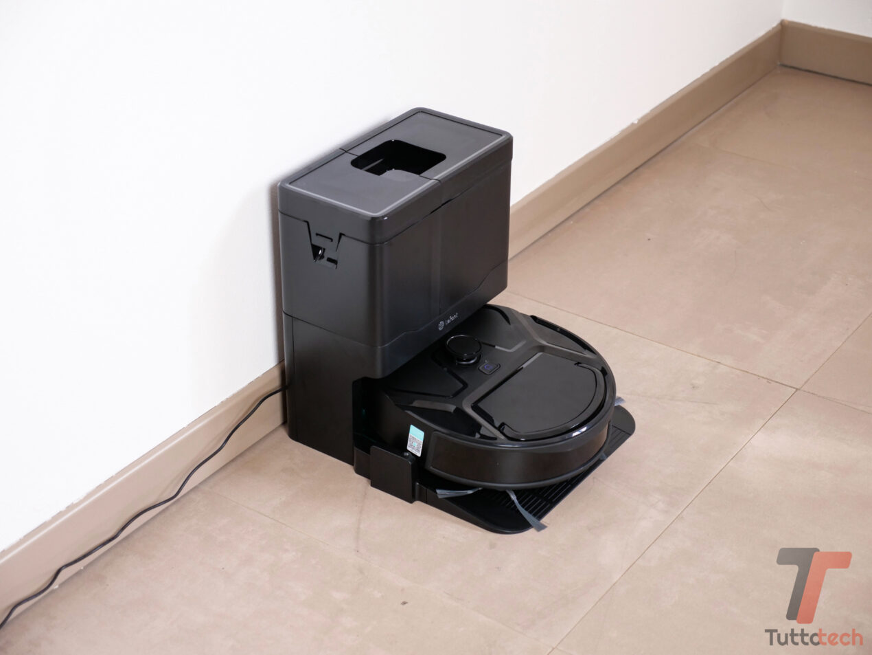 Lefant M210 Pro OMNI sotto i 250 euro: il robot compatto con rullo autopulente in super offerta