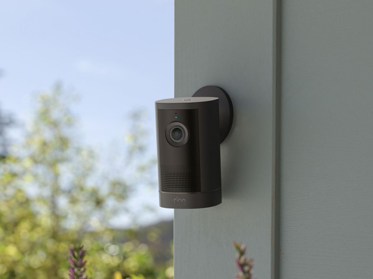 Ring, 5 nuove videocamere: 4K Retinal Vision e Pan-Tilt 2K, prezzi e disponibilità