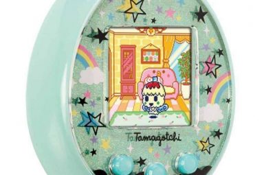 Ricordi Tamagotchi? Ora esiste la versione a colori con Bluetooth